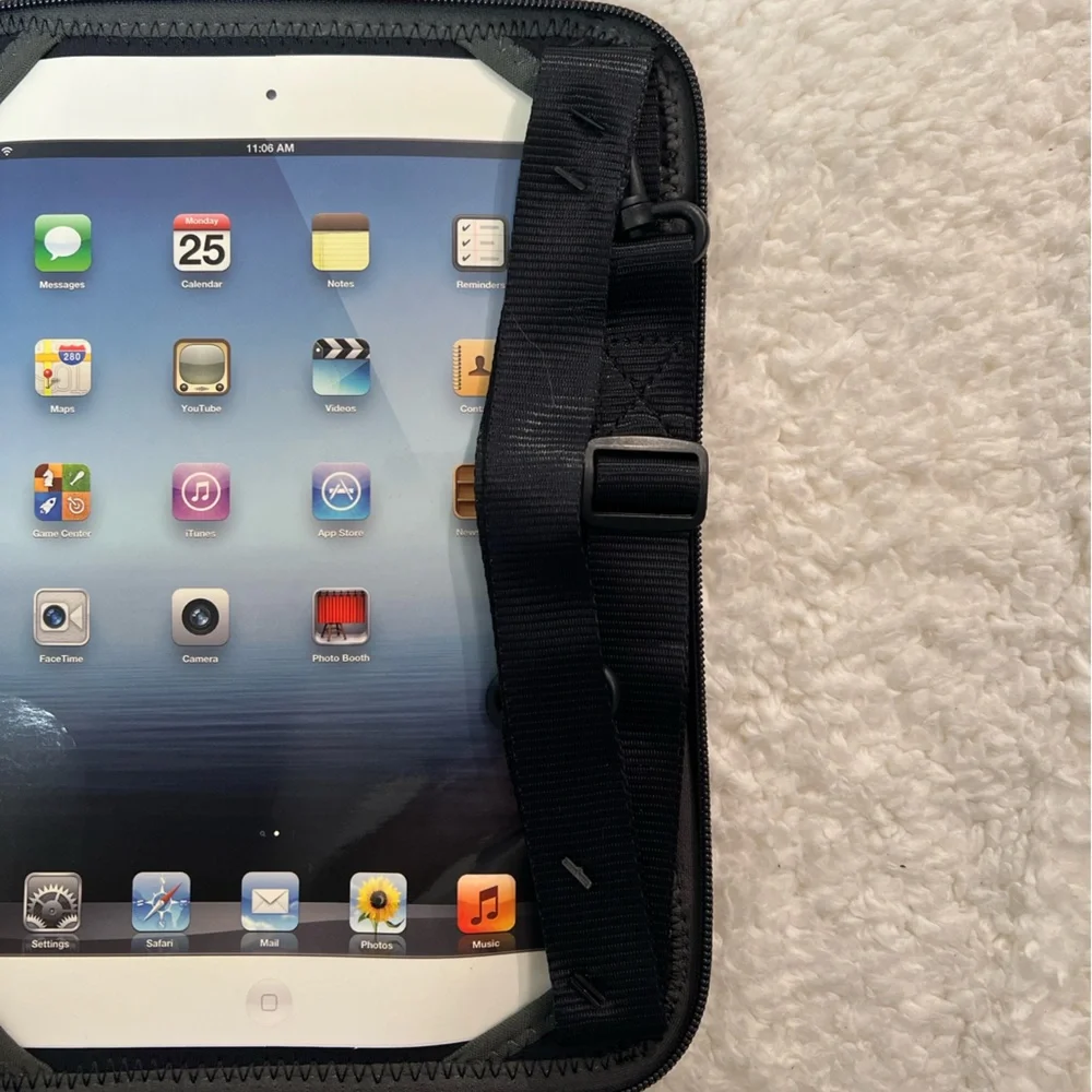 BUILT NY Neoprene Zip Folio Case for All iPads